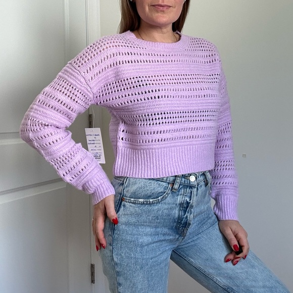 Open Stitch Cropped Crew Neck Pullover Sweater - Picture 3 of 9